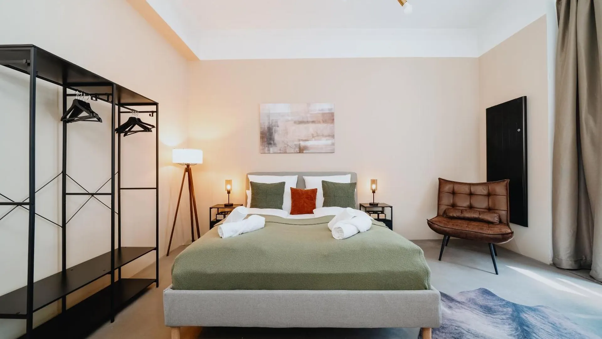Appartamento Homely Berlin - Historic Building, 3 Bedrooms, Mauerpark, Family & Business