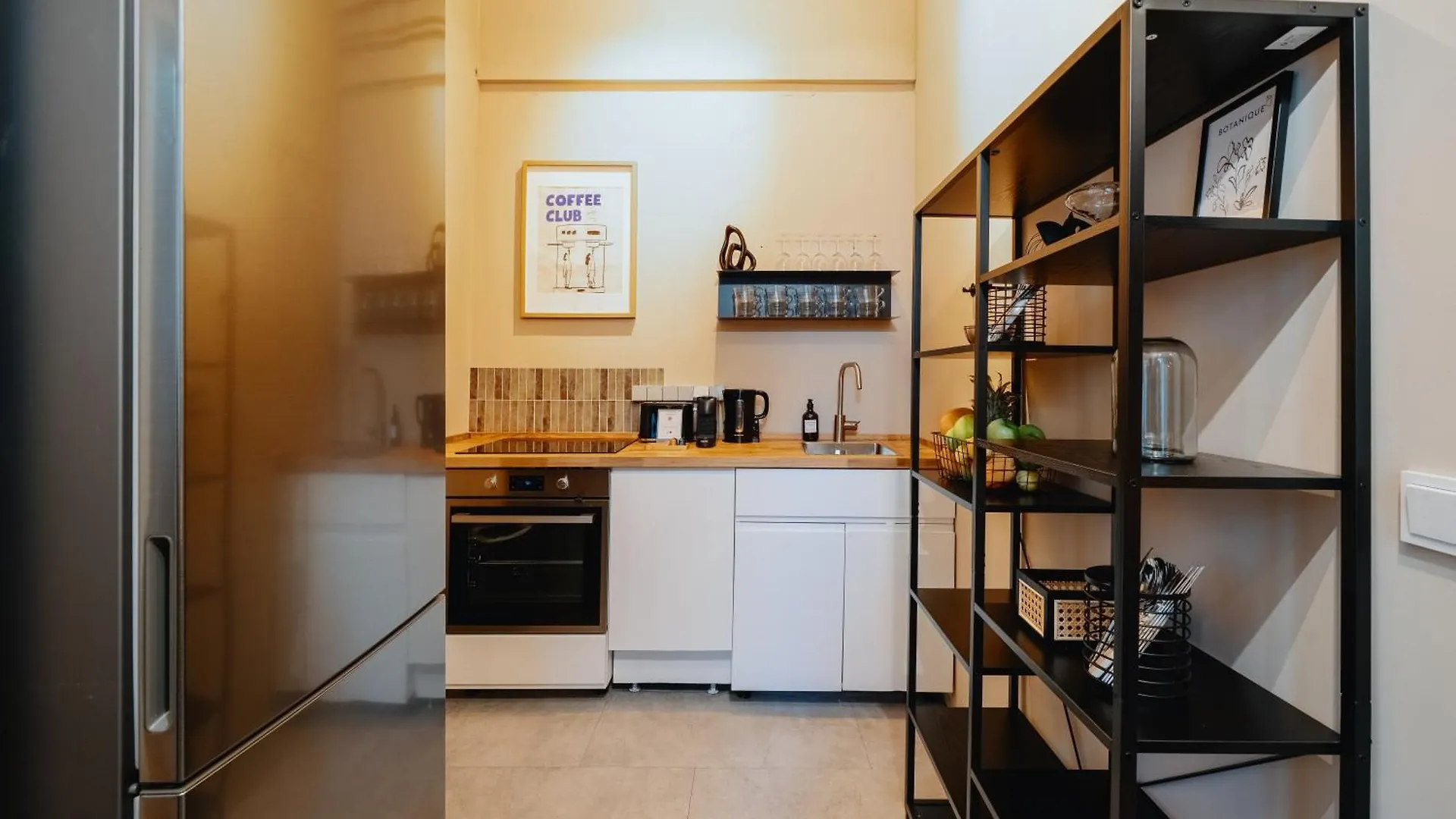 Homely Berlin - Historic Building, 3 Bedrooms, Mauerpark, Family & Business 0*,