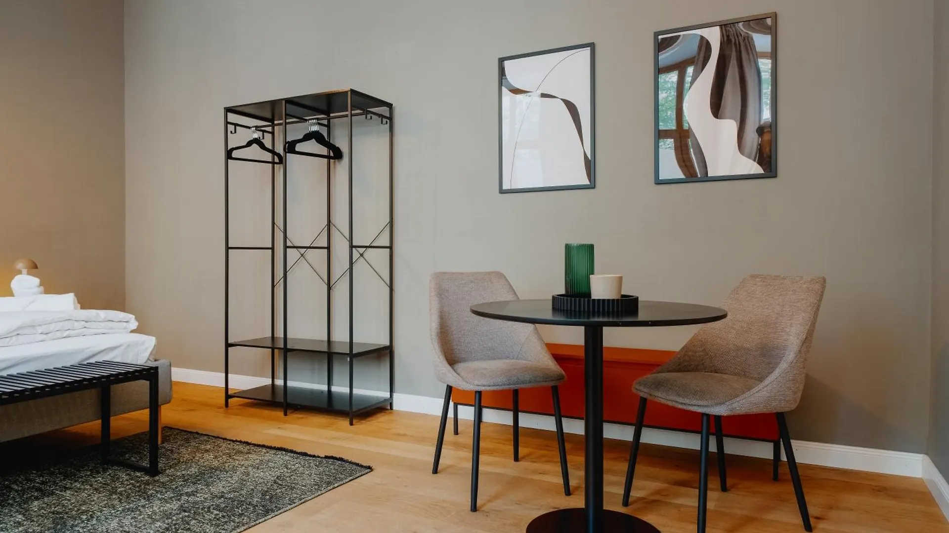Homely Berlin - Historic Building, 3 Bedrooms, Mauerpark, Family & Business Апартаменты